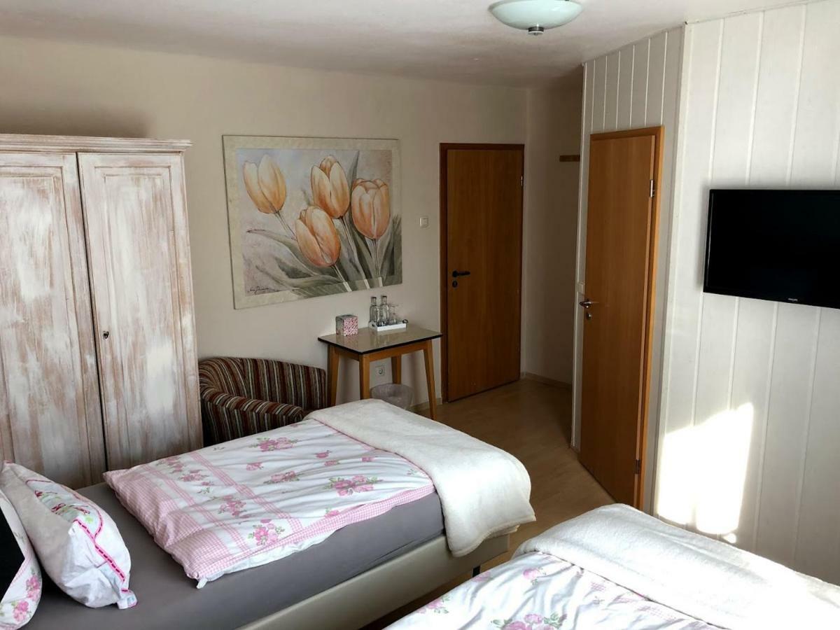 Wimbach Hotel Garni Zum Adenauer Forst מראה חיצוני תמונה