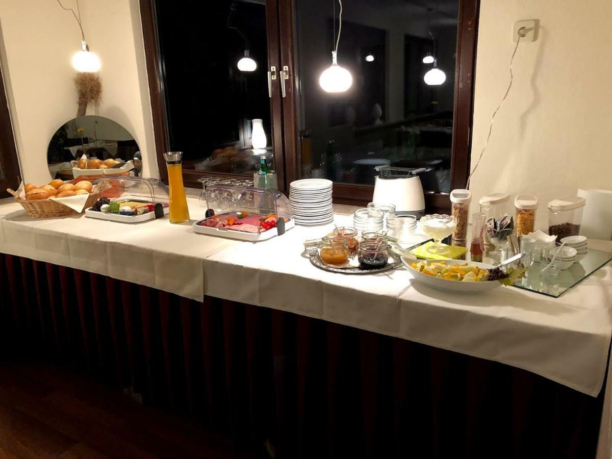 Wimbach Hotel Garni Zum Adenauer Forst מראה חיצוני תמונה